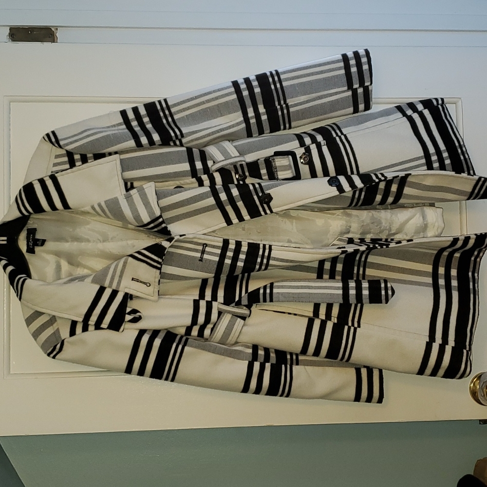 Patterned Winter Coat - image 3